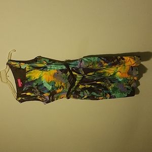 Like new gorgeous dress. Pockets